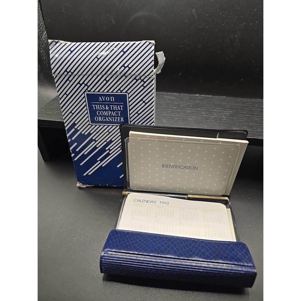 1992-1993 Avon This and‎ That Compact Mini Organizer Note Paper Address Book